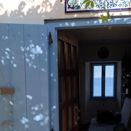 Maison Bord De *